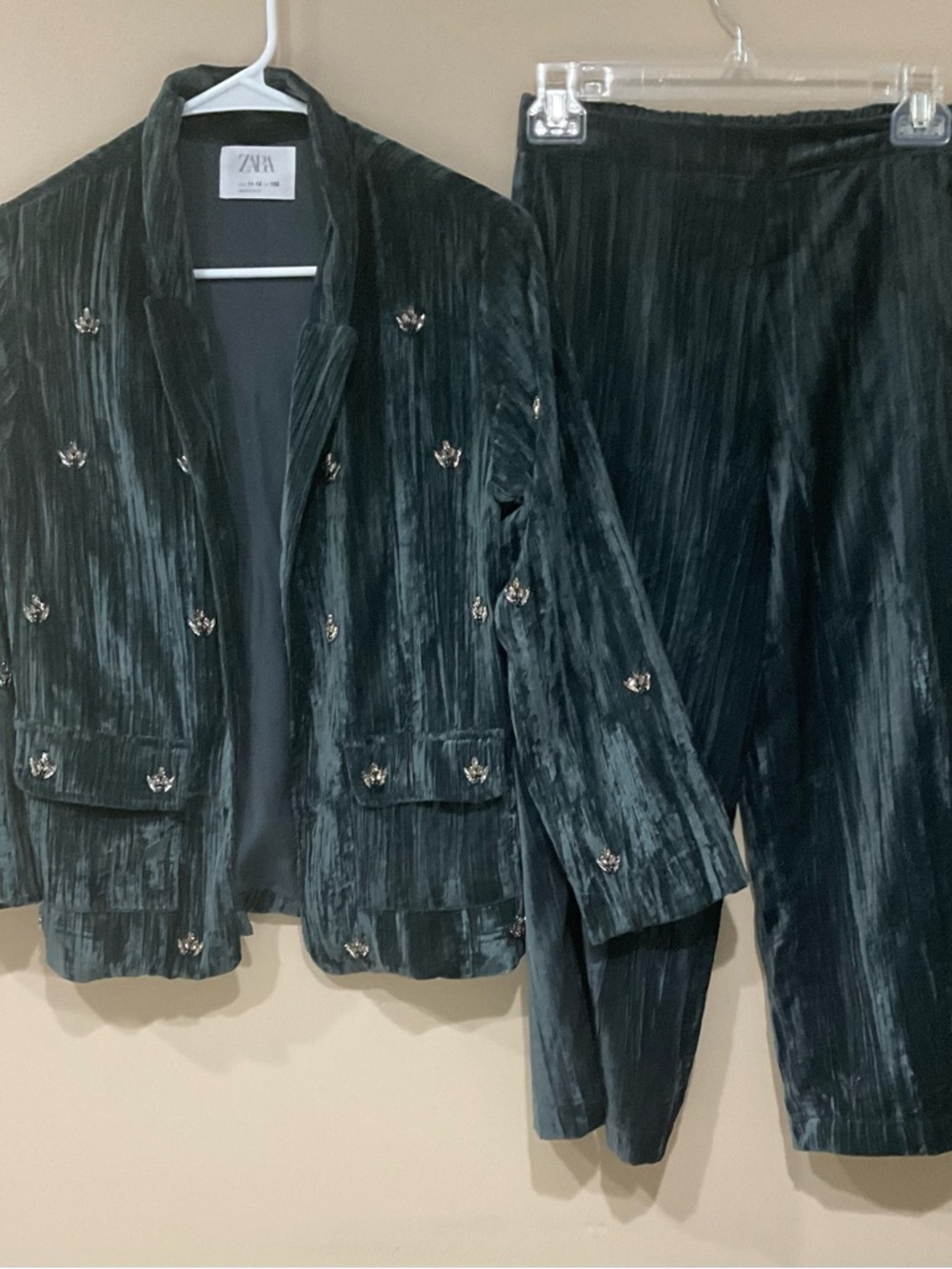 🍏🍏 ZARA Velour Rhinestones Adorned Pant Suit, Size 11-12